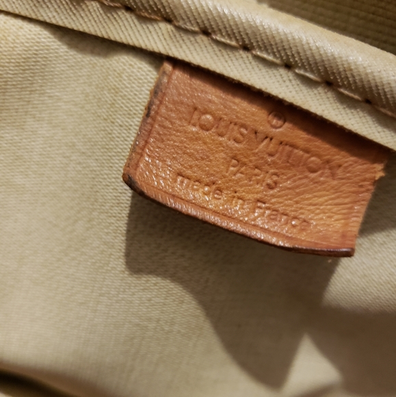 Louis Vuitton Deauville Handbag - Picture 7 of 8